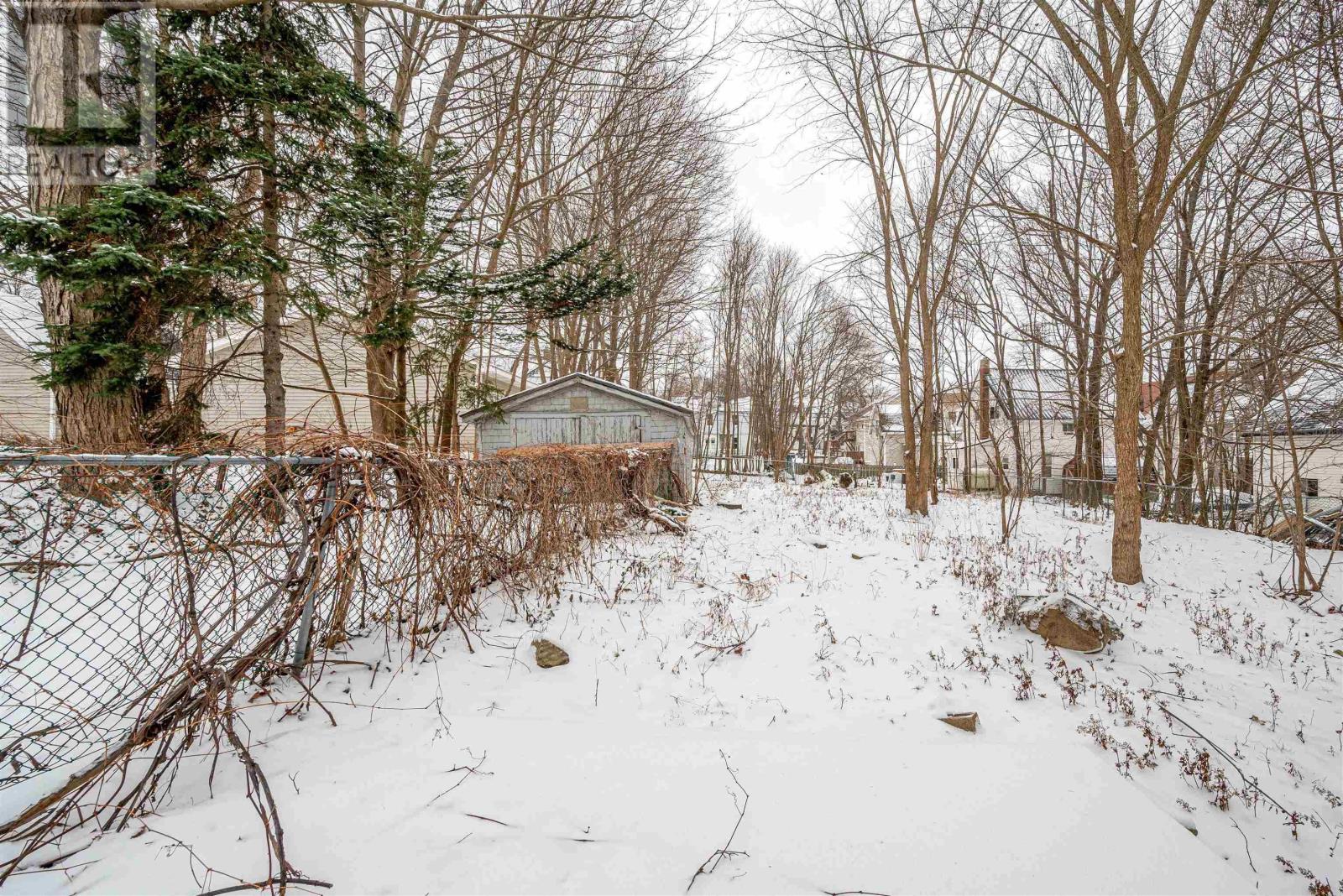 221 MacLean Street - 39