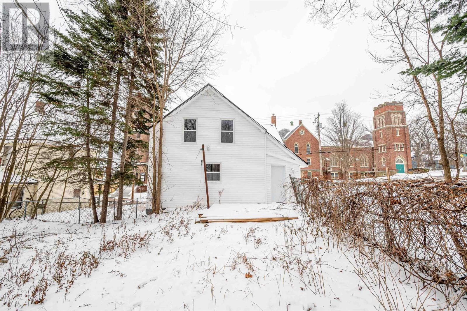 221 MacLean Street - 42