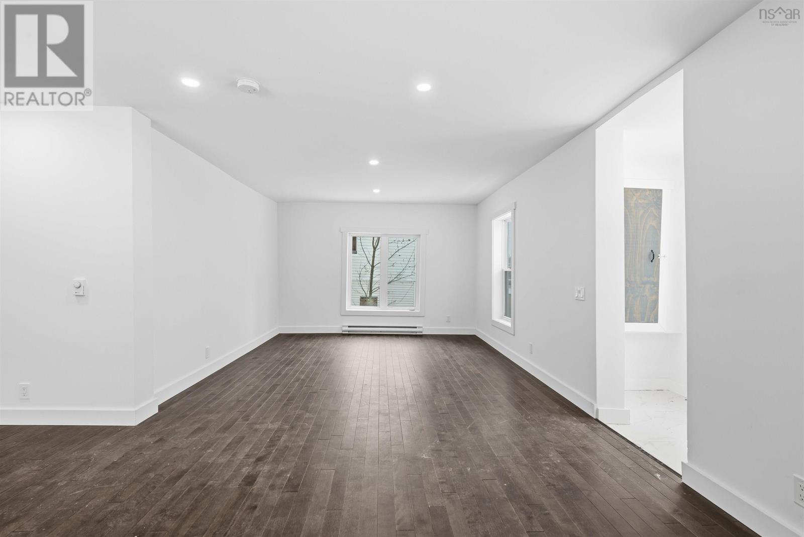 221 MacLean Street - 7