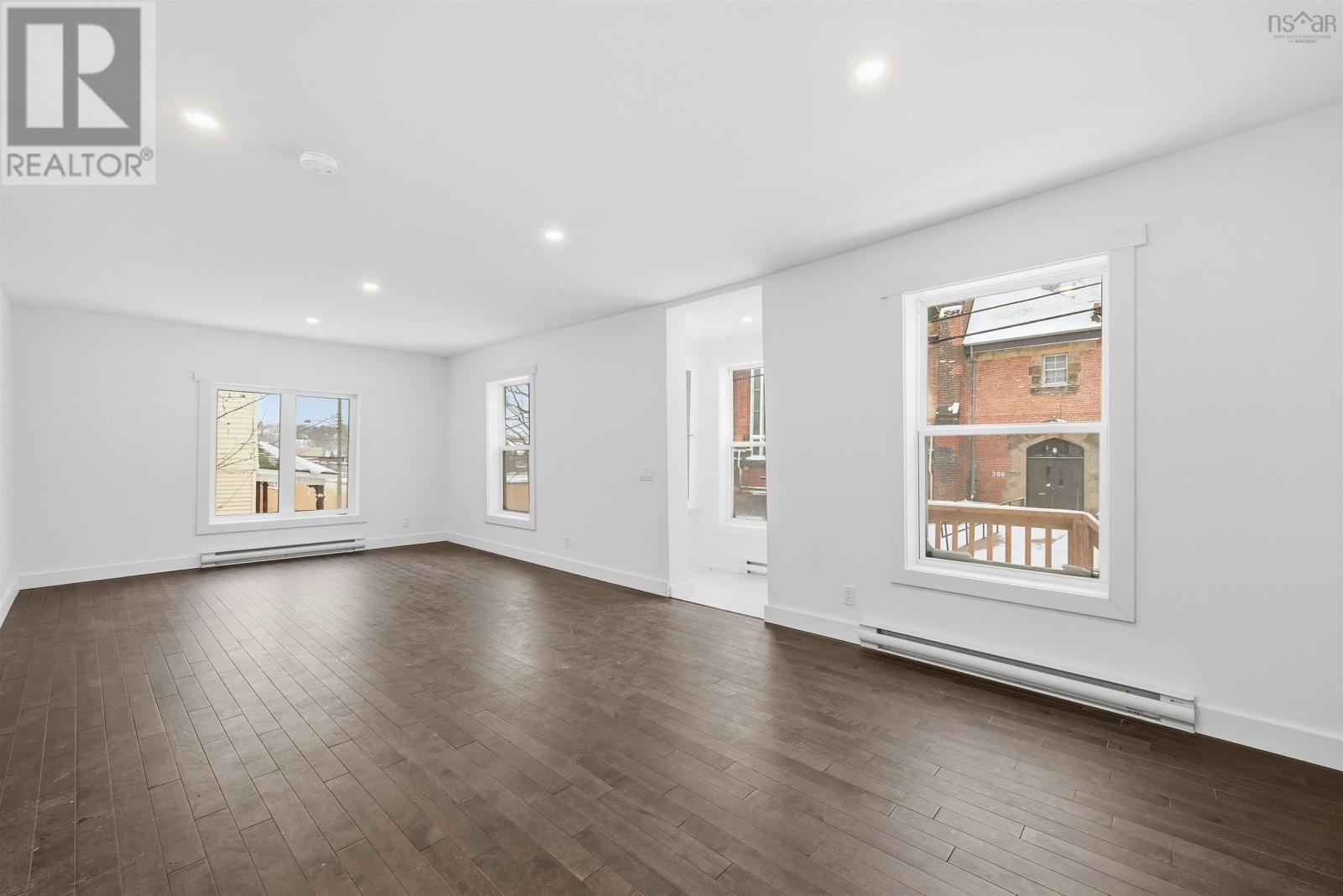 221 MacLean Street - 8