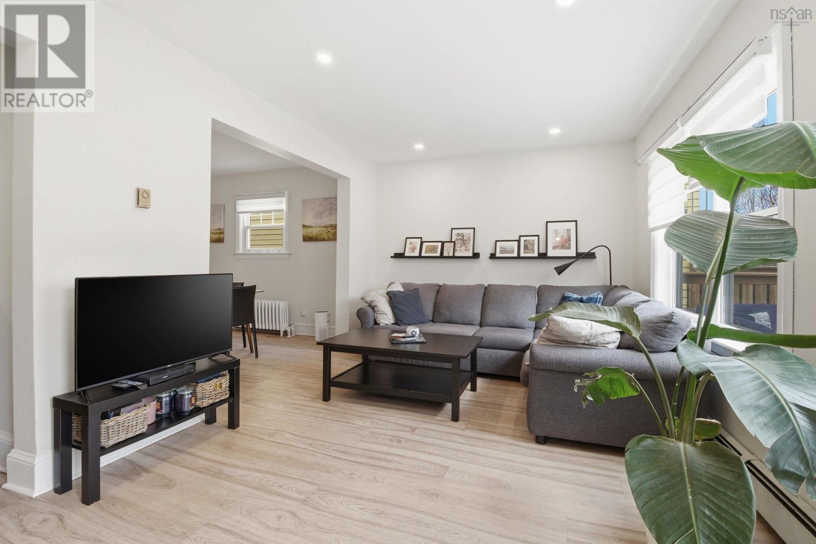 2545 Sherwood Street - 16