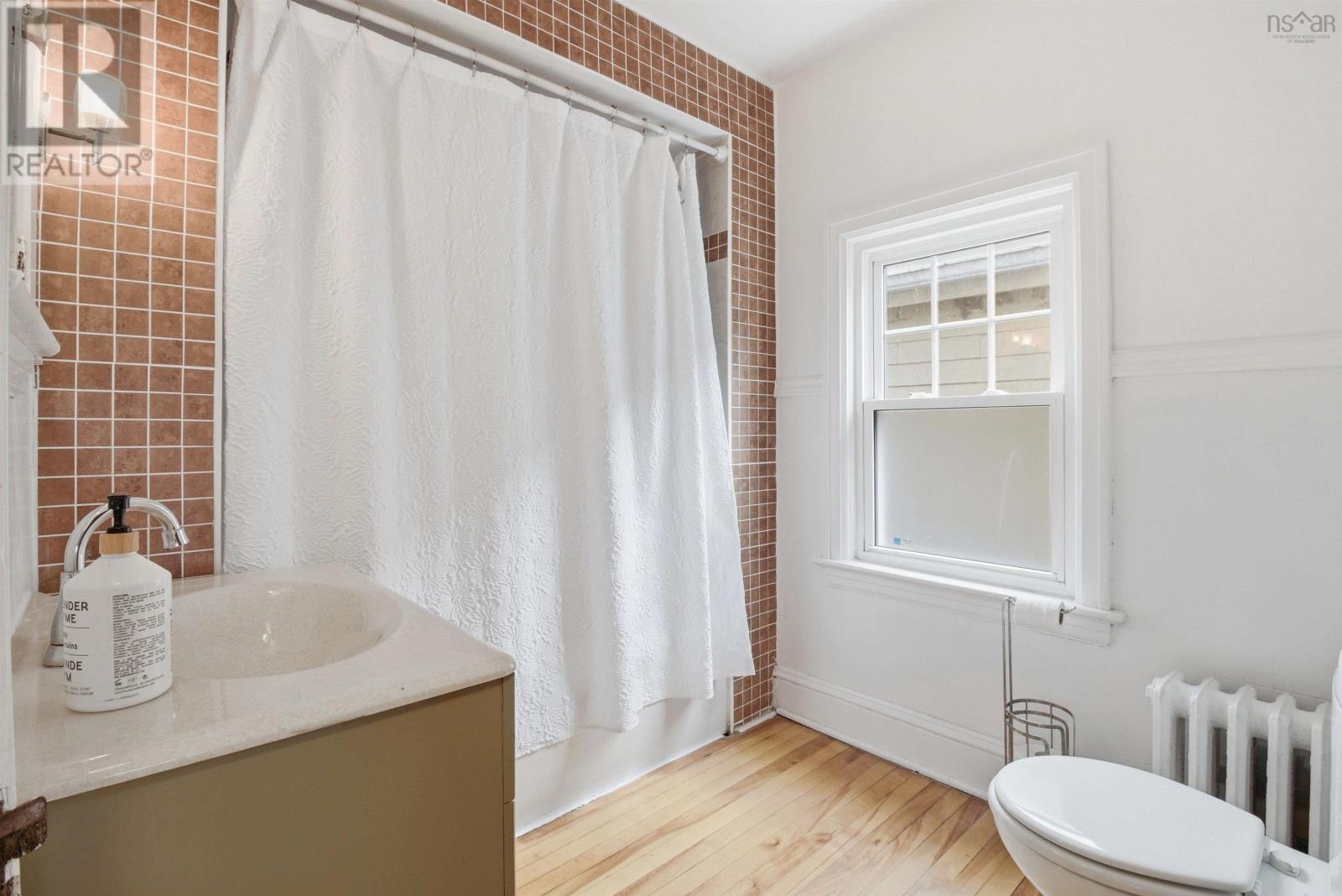 Property 30 of 50 of 2545 Sherwood Street