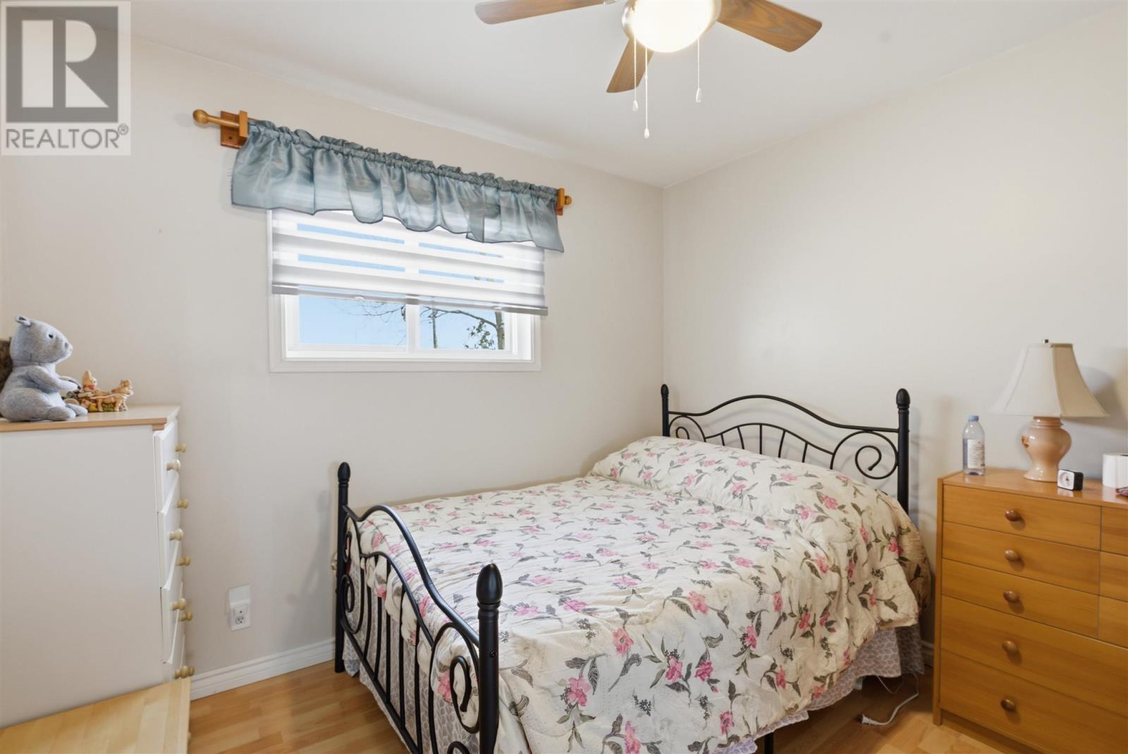 12 Robertson RD - 19