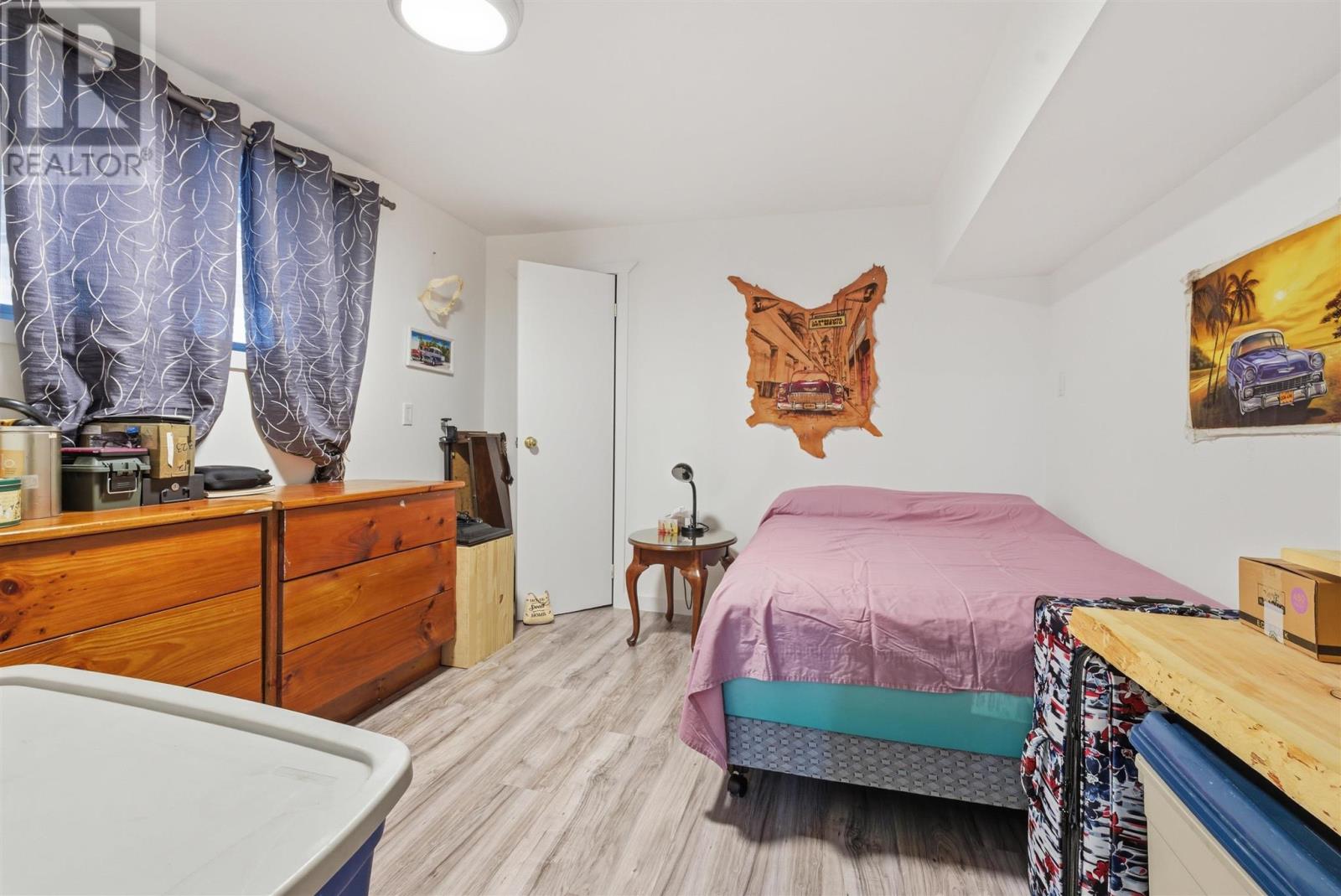 12 Robertson RD - 27
