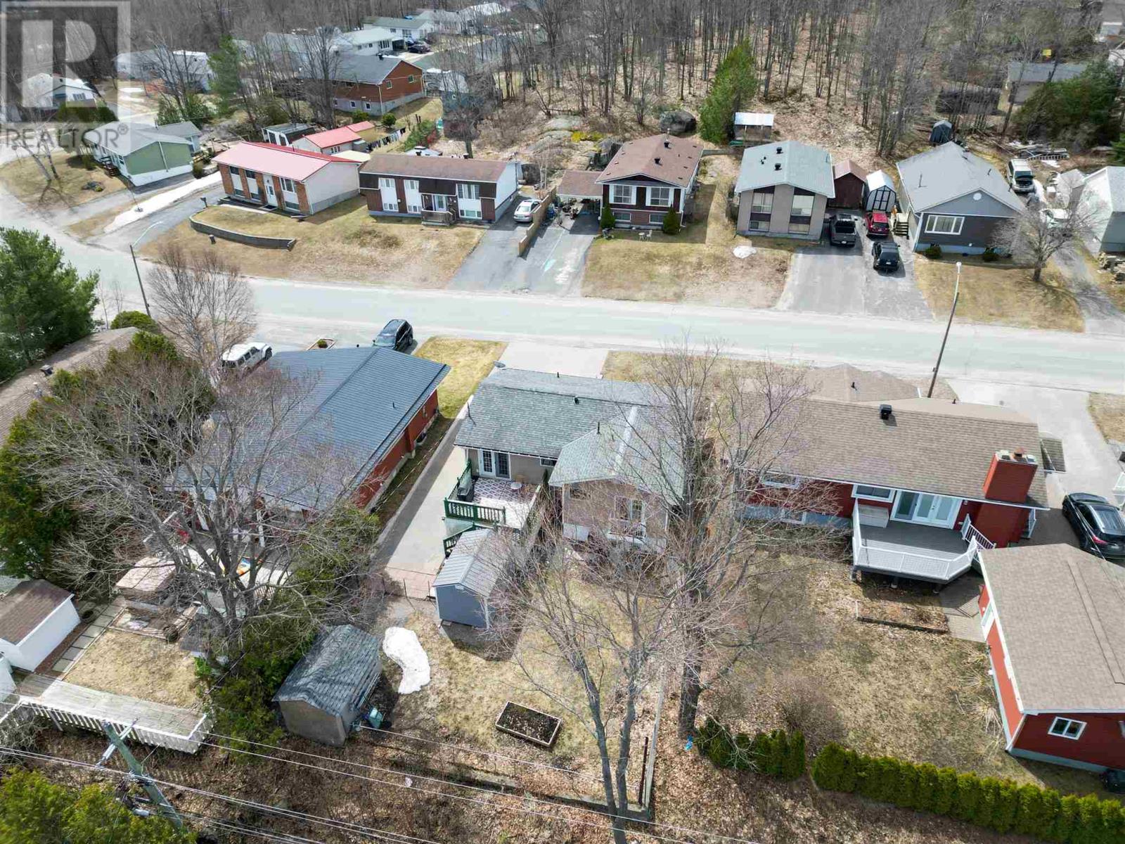 12 Robertson RD - 36
