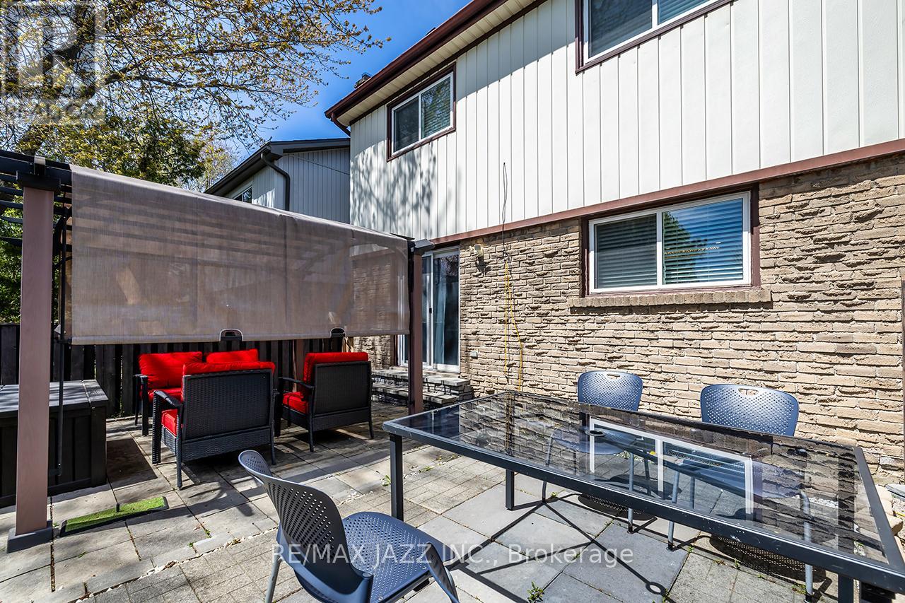 15 GRAHAM COURT - 45