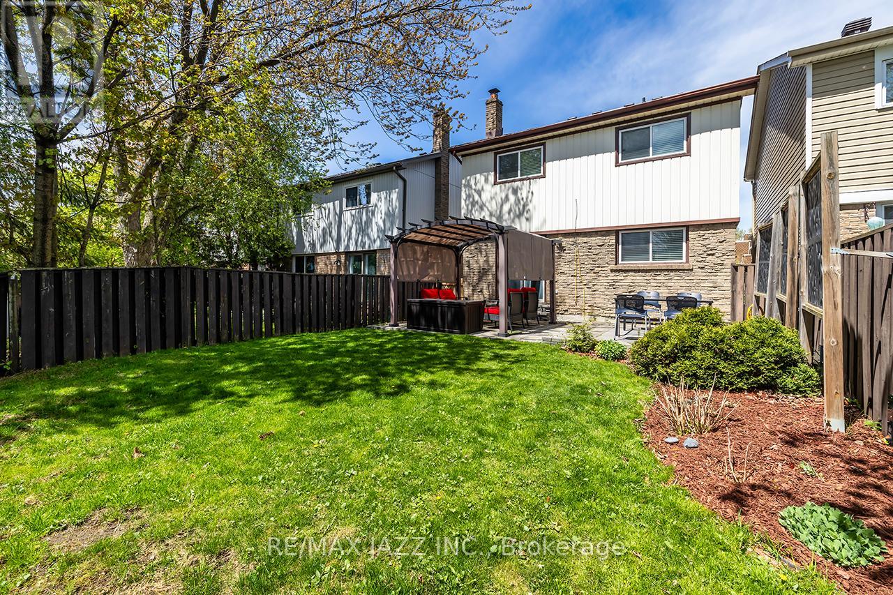15 GRAHAM COURT - 49