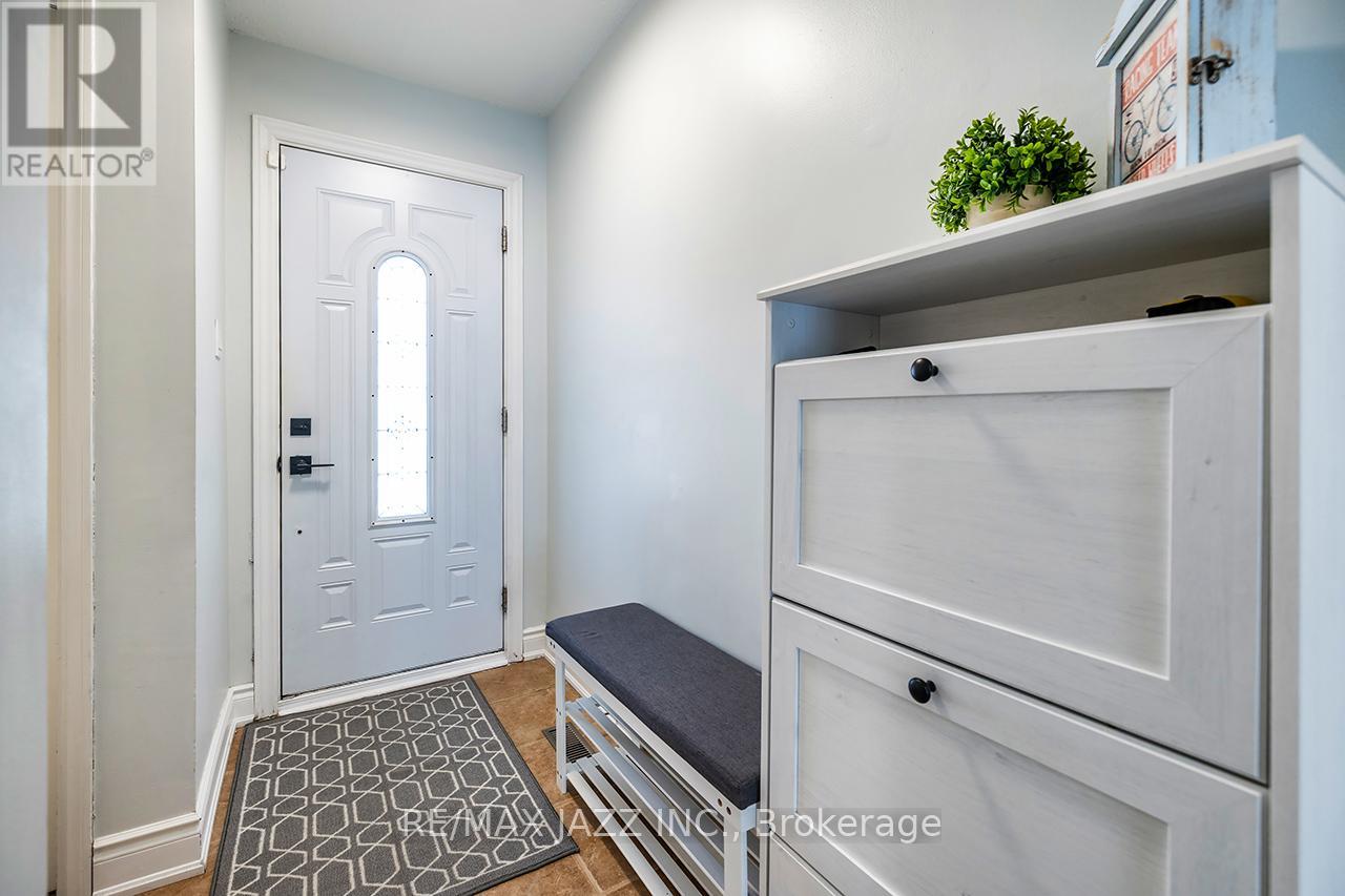 15 GRAHAM COURT - 5