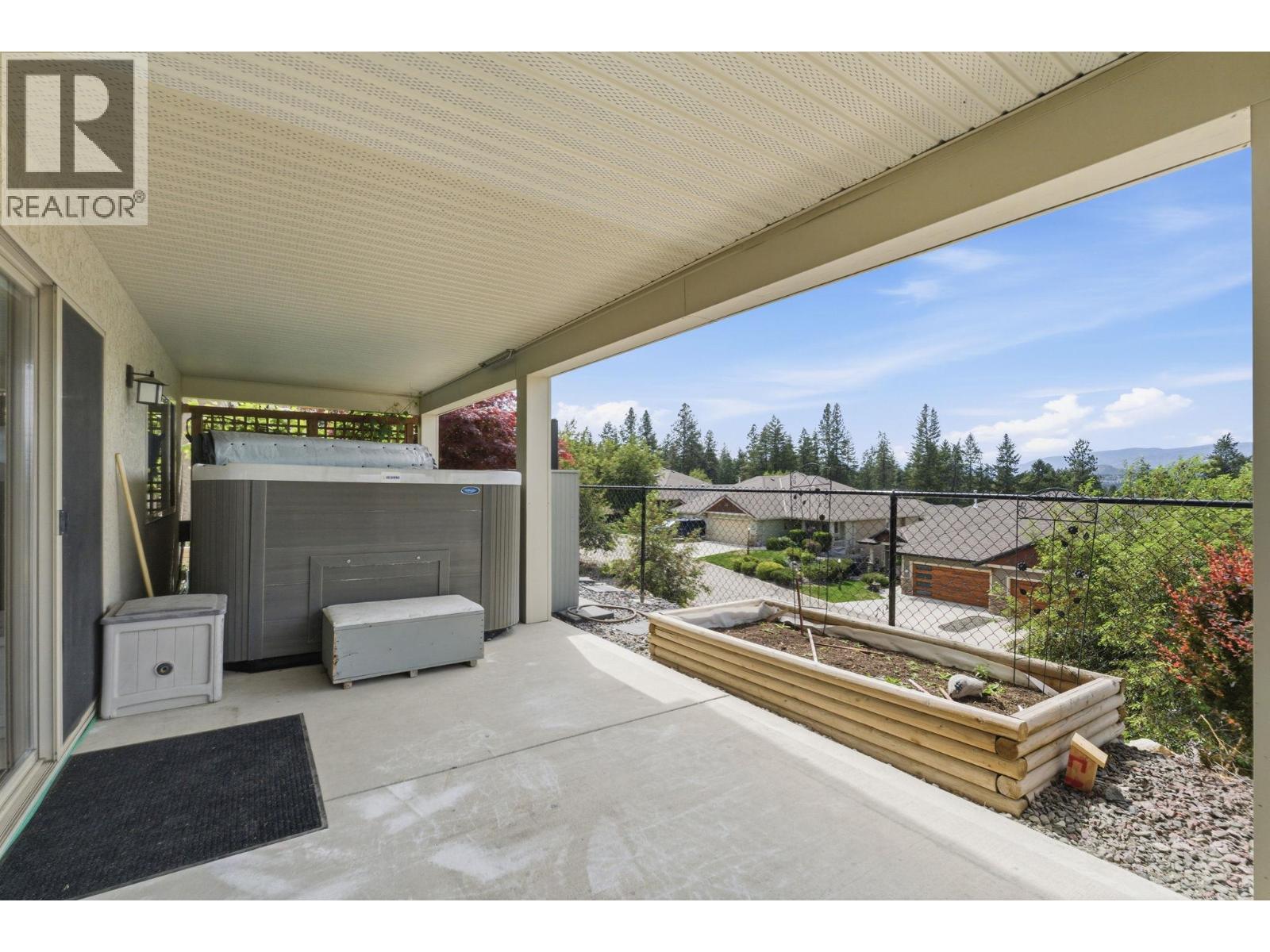 3516 Camelback Drive, Kelowna