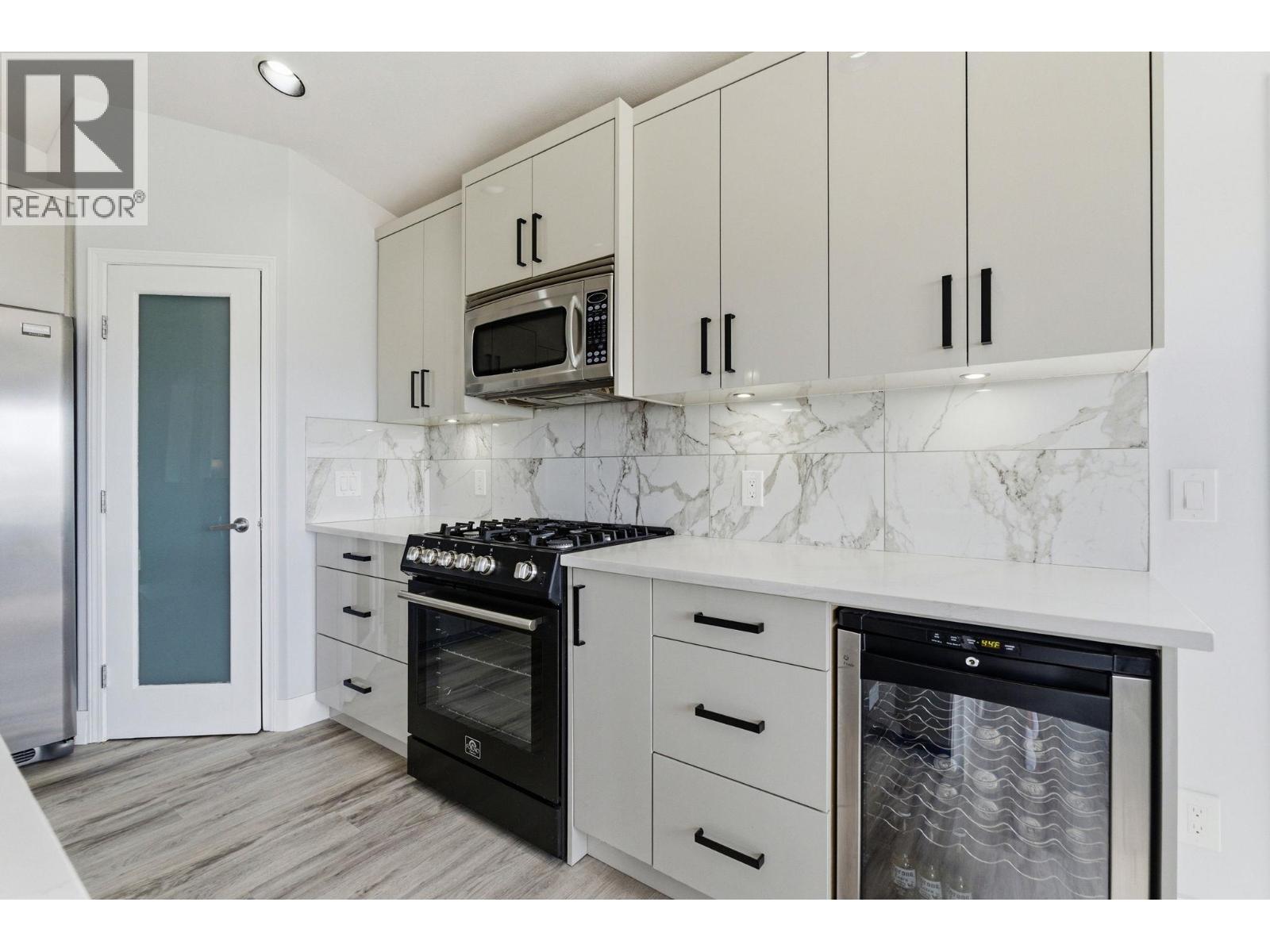 3516 Camelback Drive, Kelowna