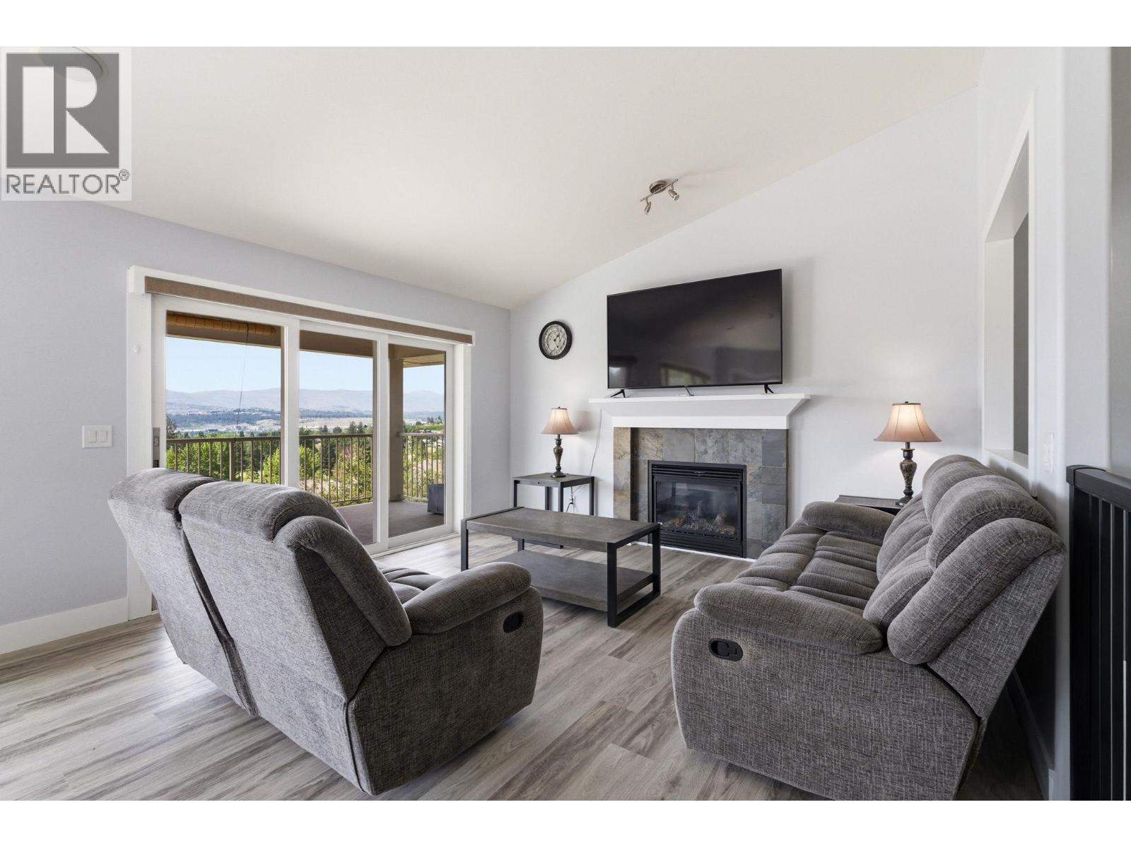 3516 Camelback Drive, Kelowna