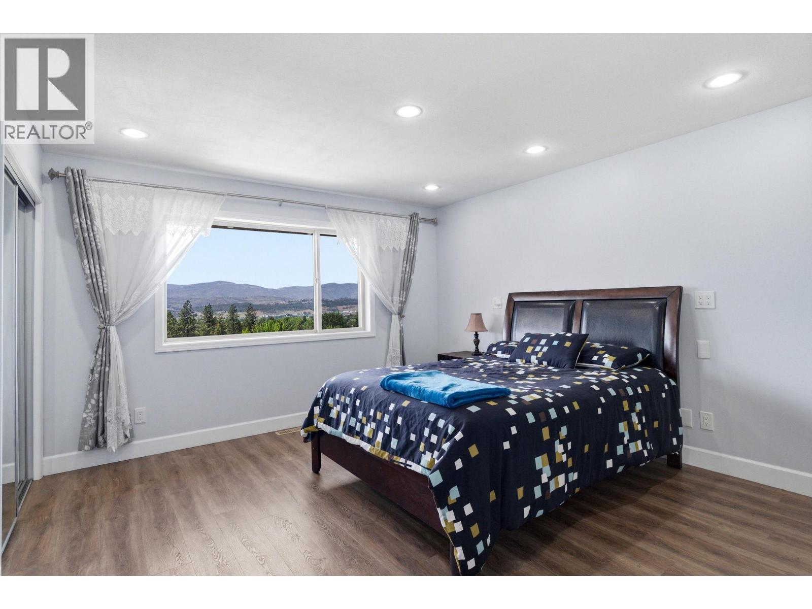 3516 Camelback Drive - 21