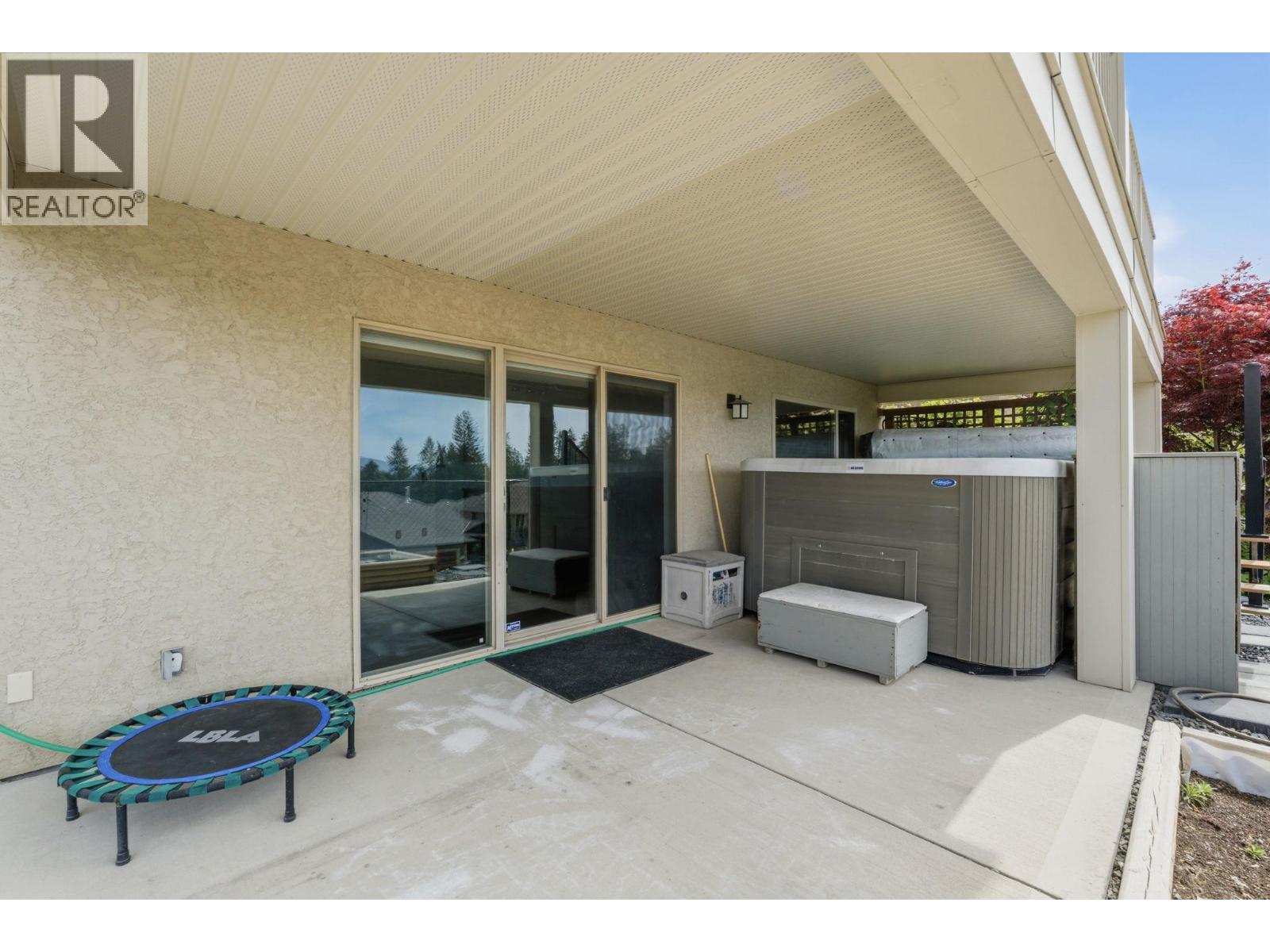 3516 Camelback Drive, Kelowna