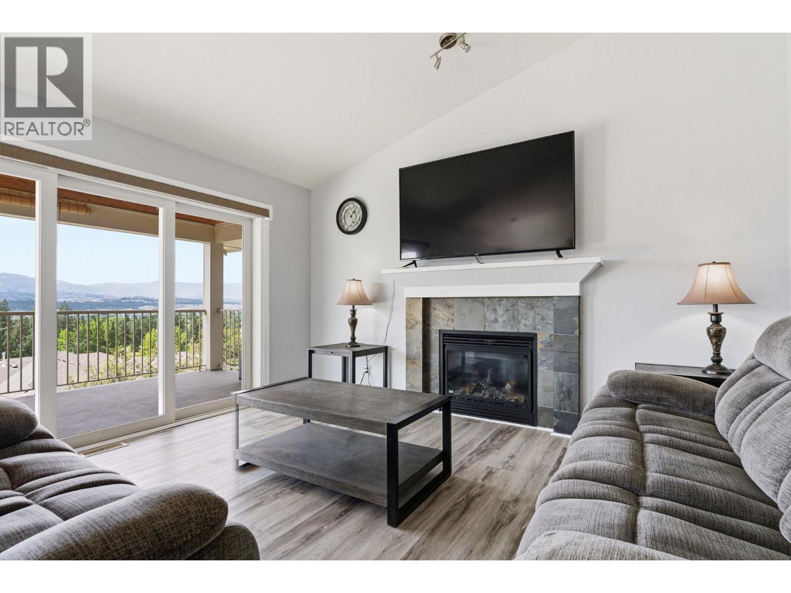 3516 Camelback Drive, Kelowna