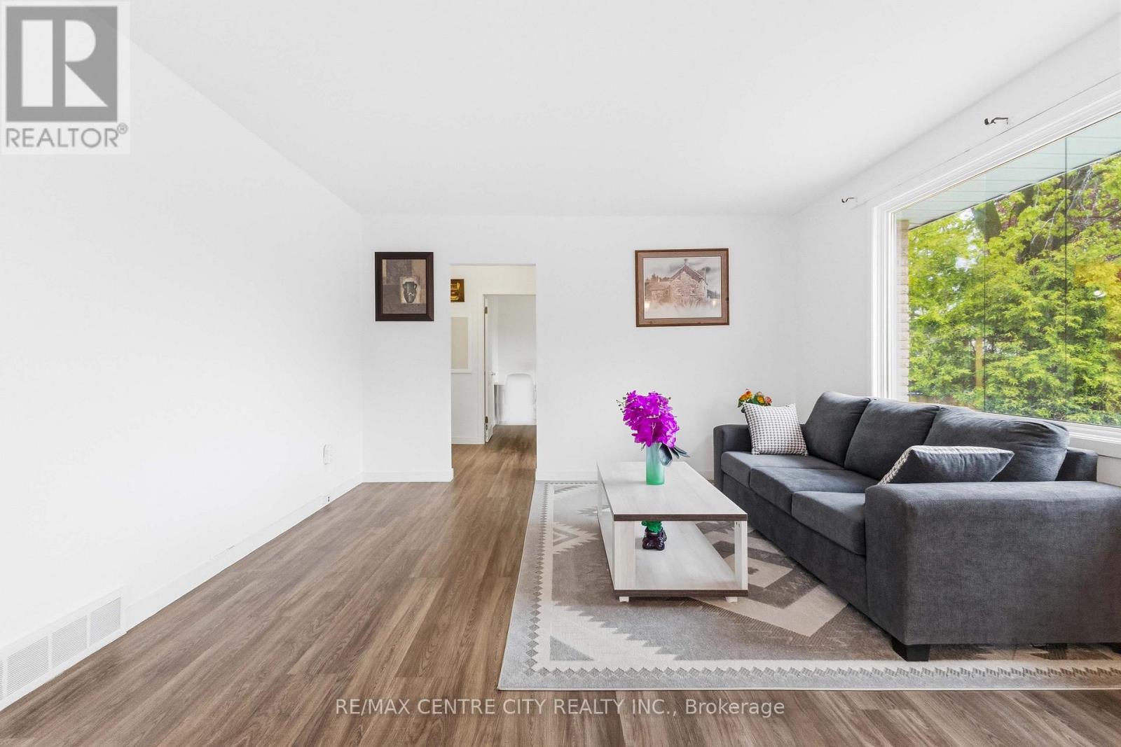 11 KENWOOD CRESCENT - 15