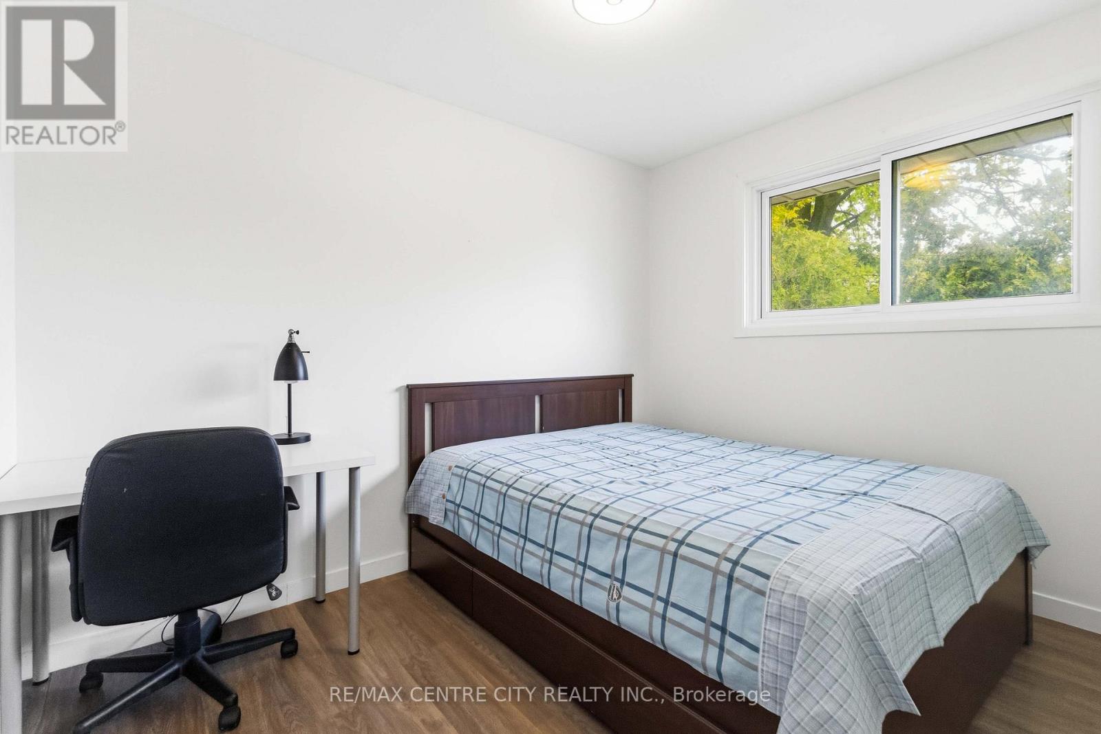 11 KENWOOD CRESCENT - 22
