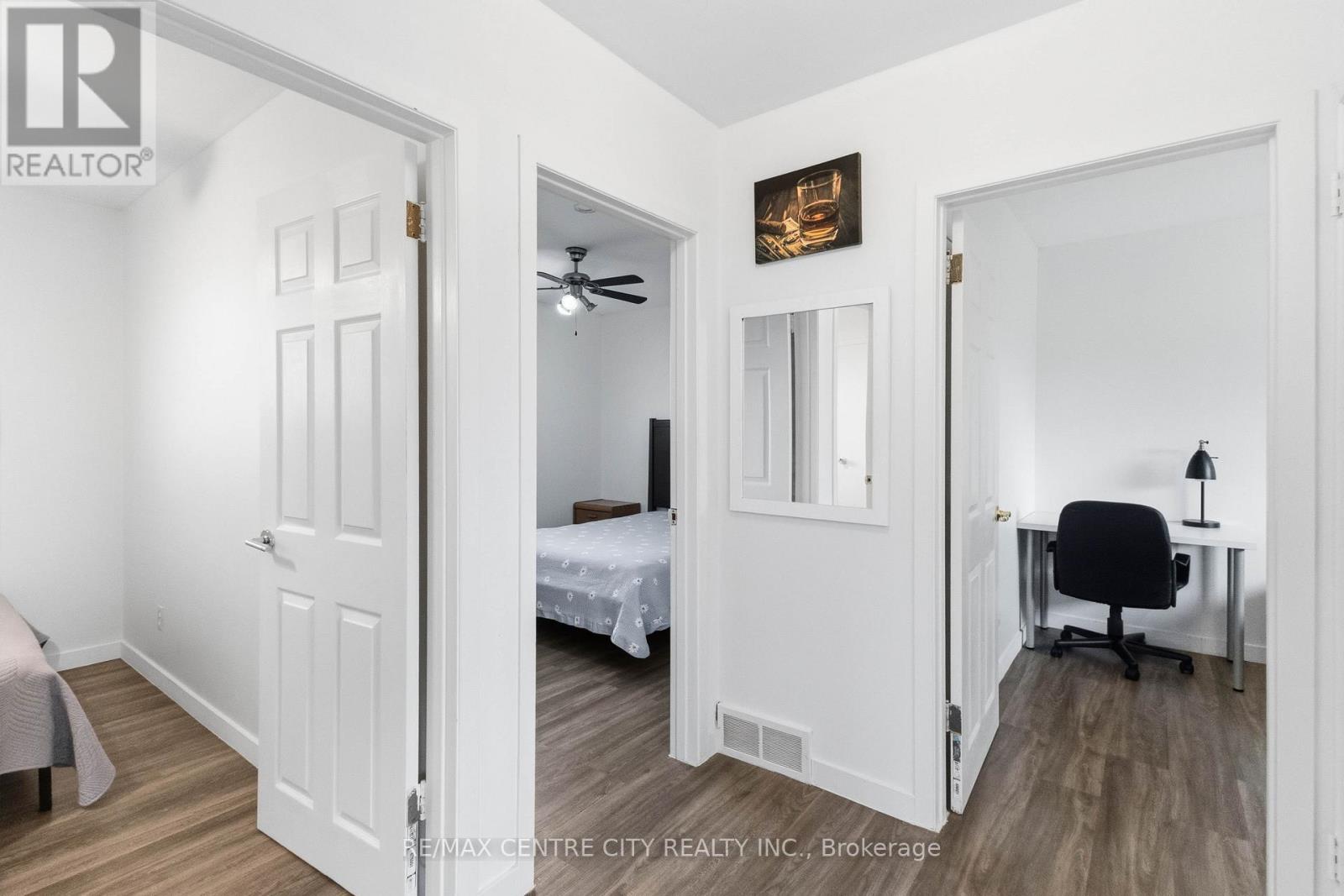 11 KENWOOD CRESCENT - 25