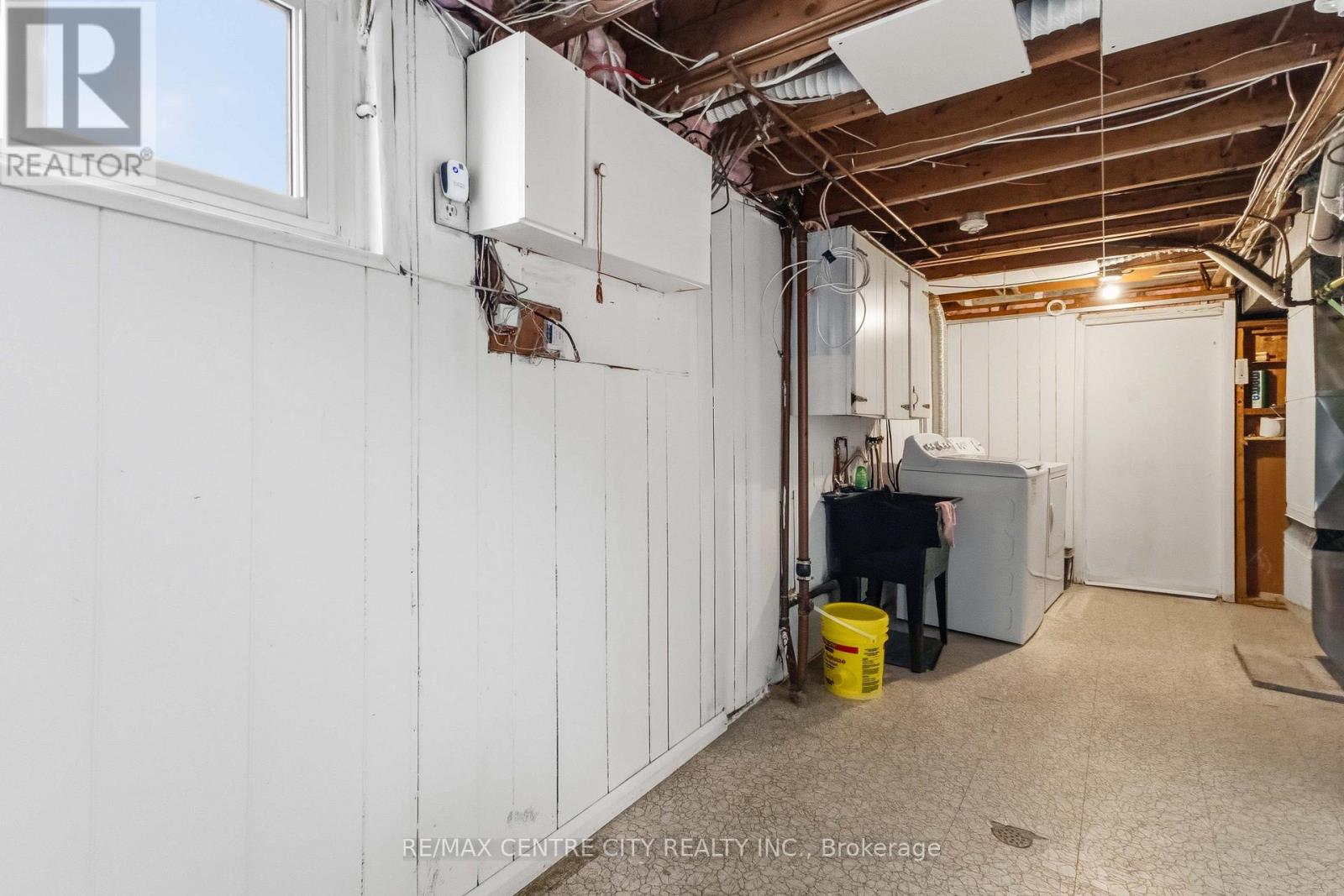 11 KENWOOD CRESCENT - 37
