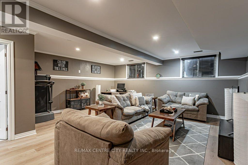 74 JUNO DRIVE - 23