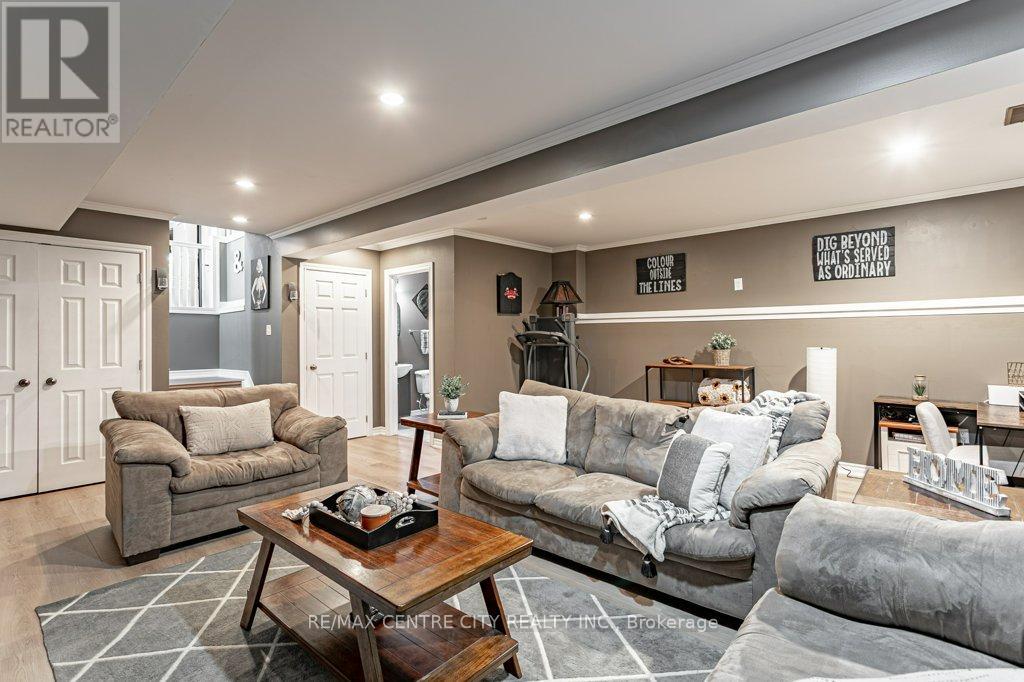 74 JUNO DRIVE - 24