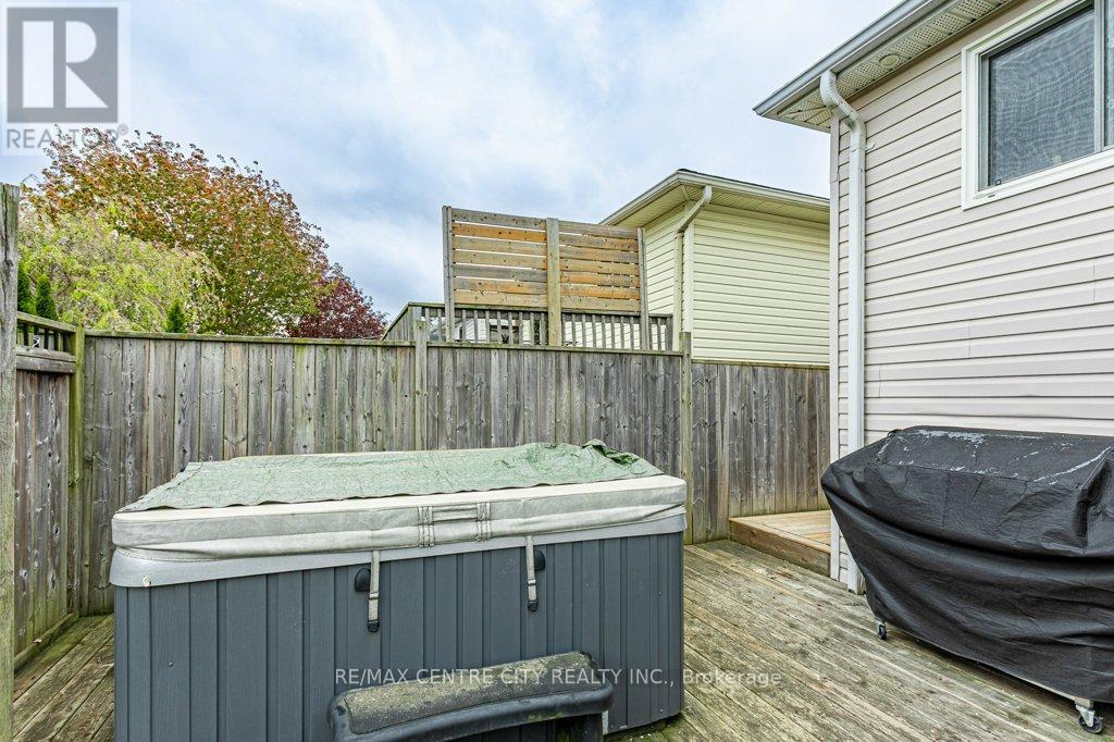 74 JUNO DRIVE - 28
