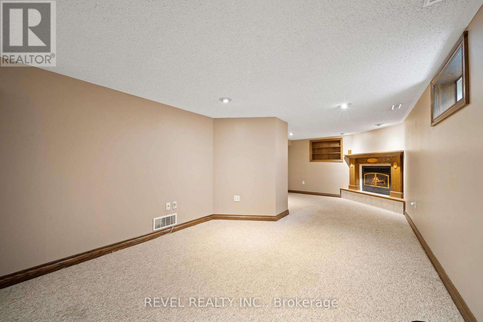 73 QUEENSTON CRESCENT - 26