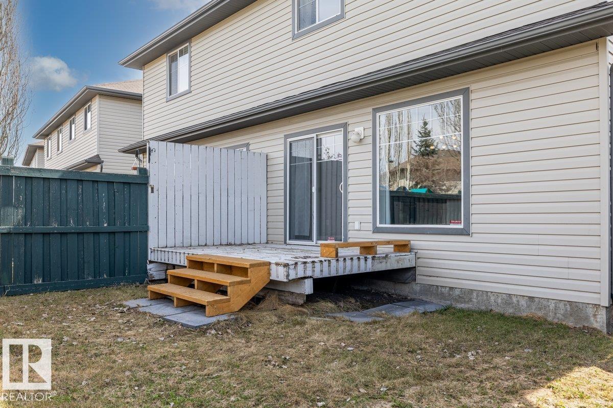 12148 16 AV SW - 23