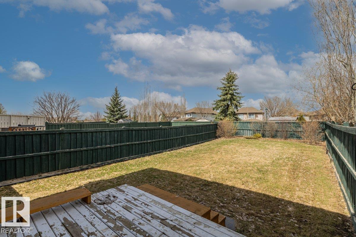 12148 16 AV SW - 27