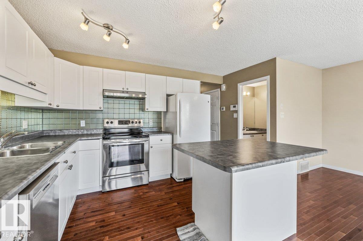 12148 16 AV SW - 3