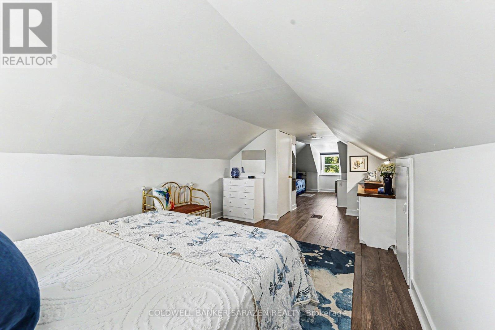 93 HUGH STREET S - 18