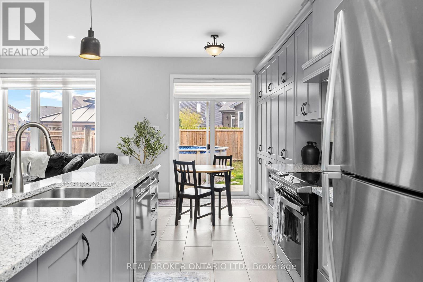22 BERRYMAN STREET - 14