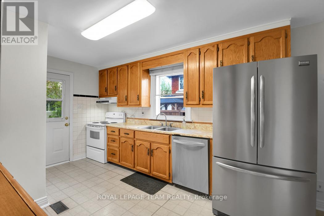 1104 APOLYDOR AVENUE - 12