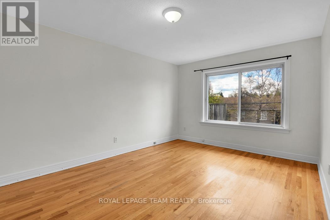 1104 APOLYDOR AVENUE - 20
