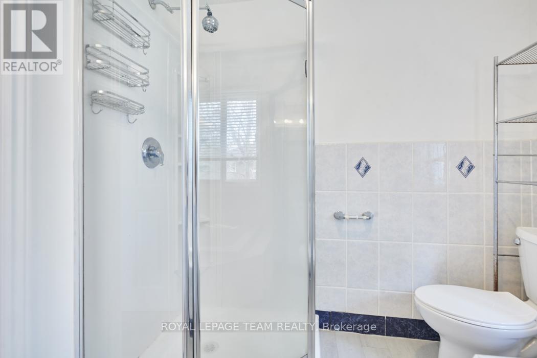 1104 APOLYDOR AVENUE - 27