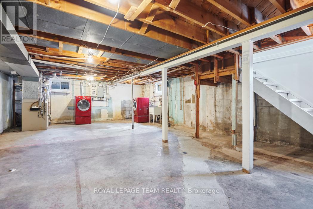 1104 APOLYDOR AVENUE - 29