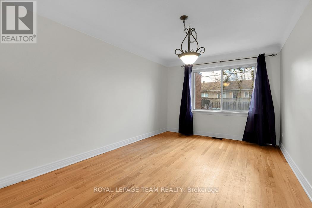 1104 APOLYDOR AVENUE - 9