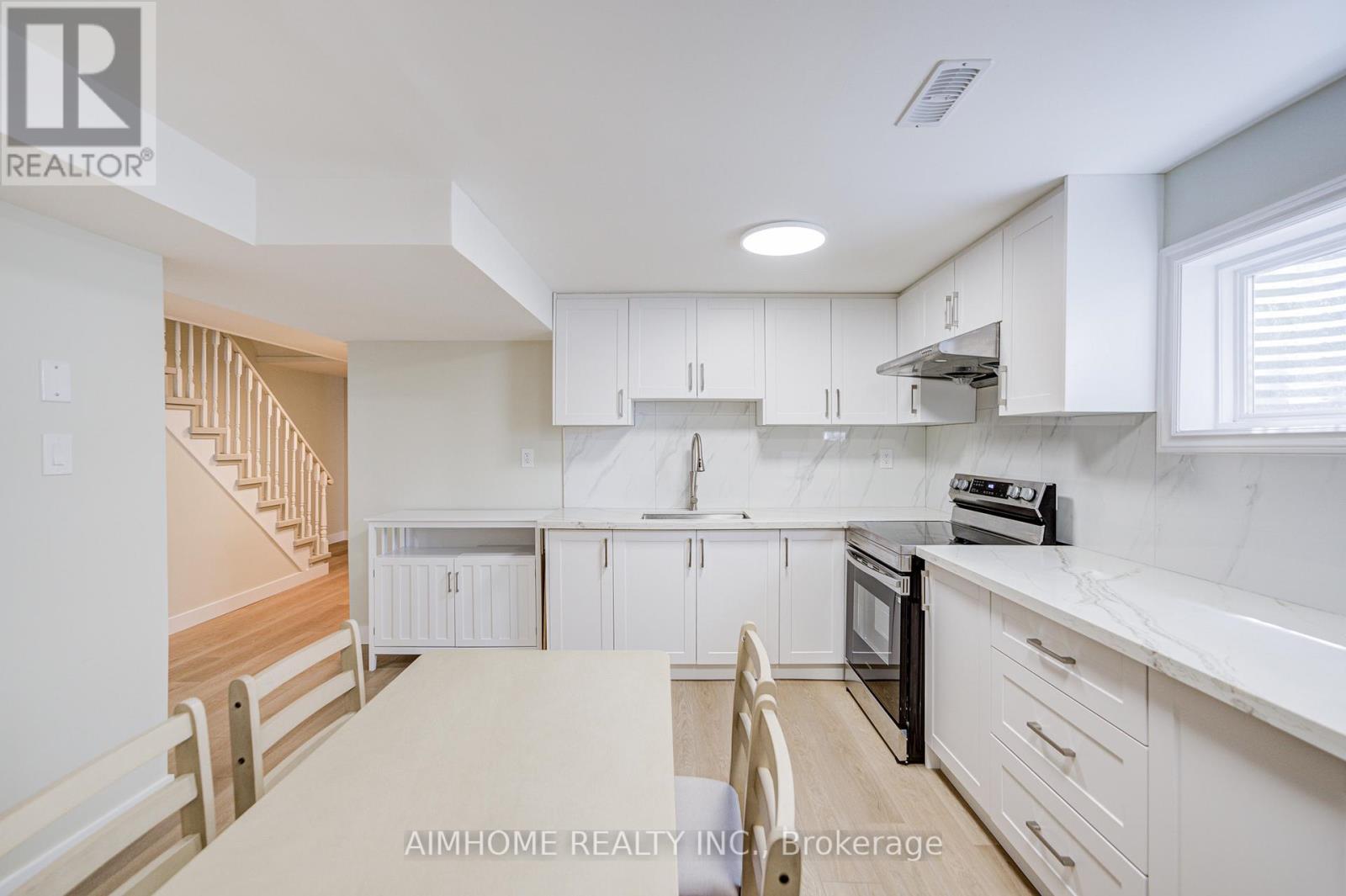 163 CHIPWOOD CRESCENT - 42