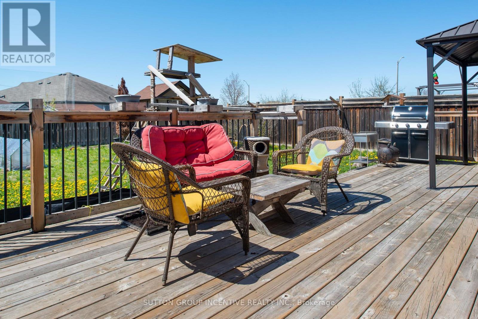 174 MAPLEWOOD DRIVE - 22
