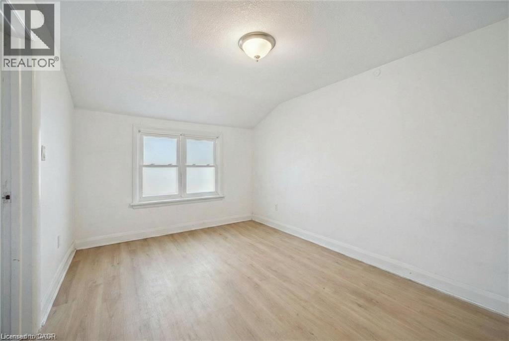68 HIGHLAND Road Unit# 2nd Flr, Kitchener, Ontario, N2M3B5 — Photo 12
