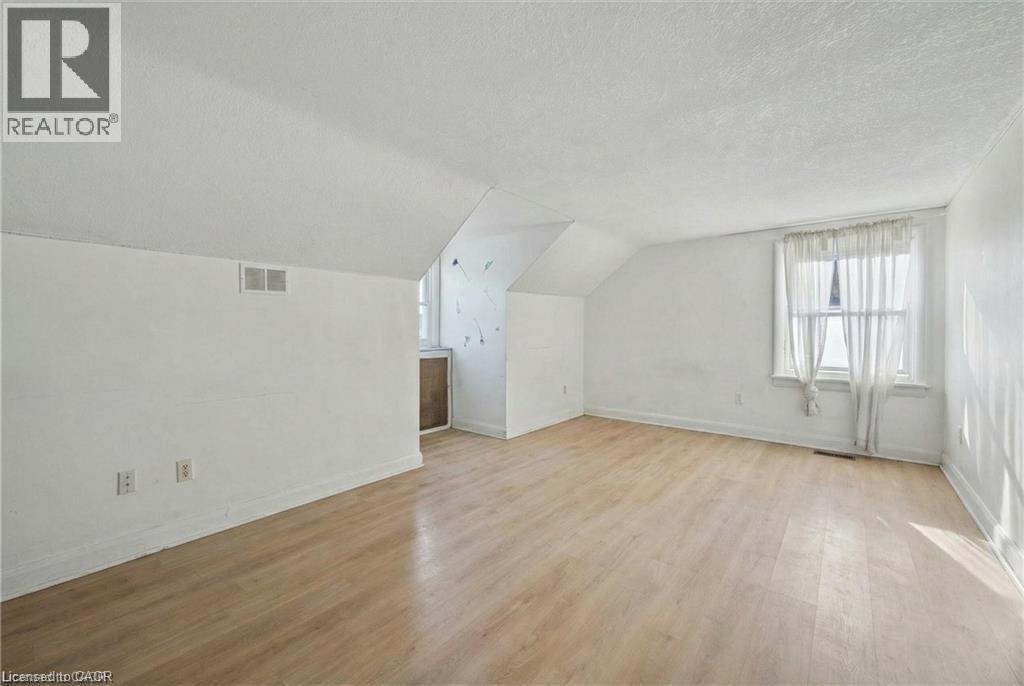 68 HIGHLAND Road Unit# 2nd Flr, Kitchener, Ontario, N2M3B5 — Photo 5
