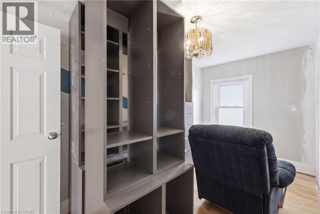 54 EVAN Street - 12