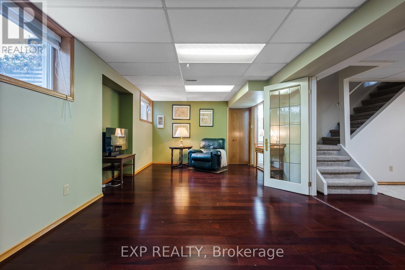 5 BEECHNUT STREET - 30