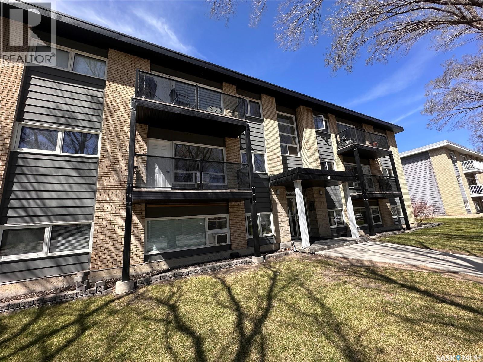 #26 42 Spence STREET - 2