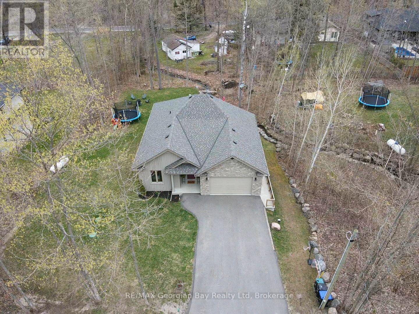 73 POLISH AVENUE - 36