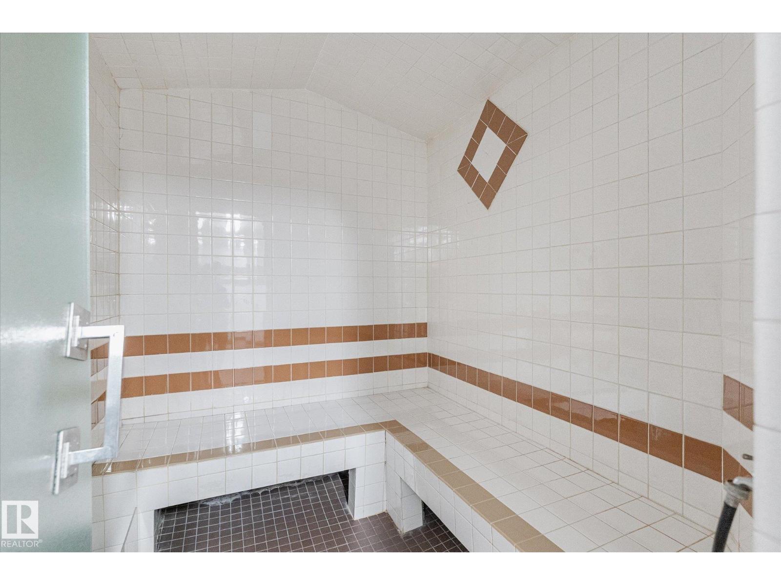 #1002 9923 103 ST NW - 46