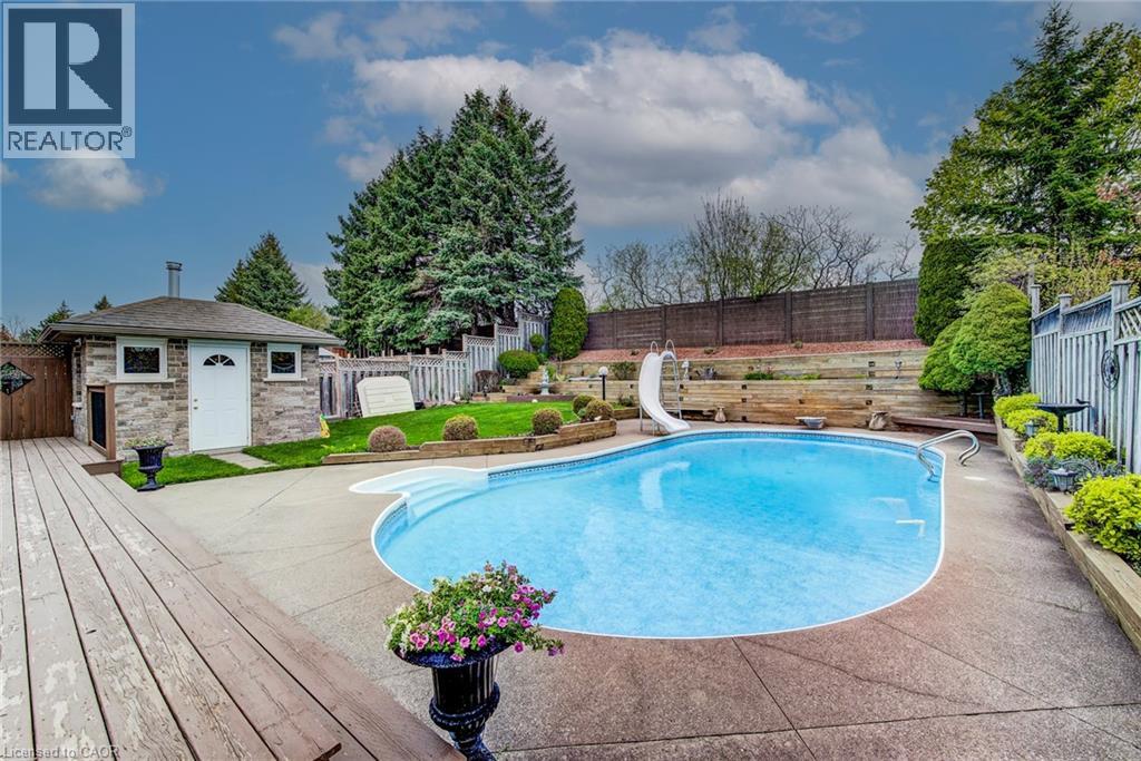 48 LENNOX Crescent - 44
