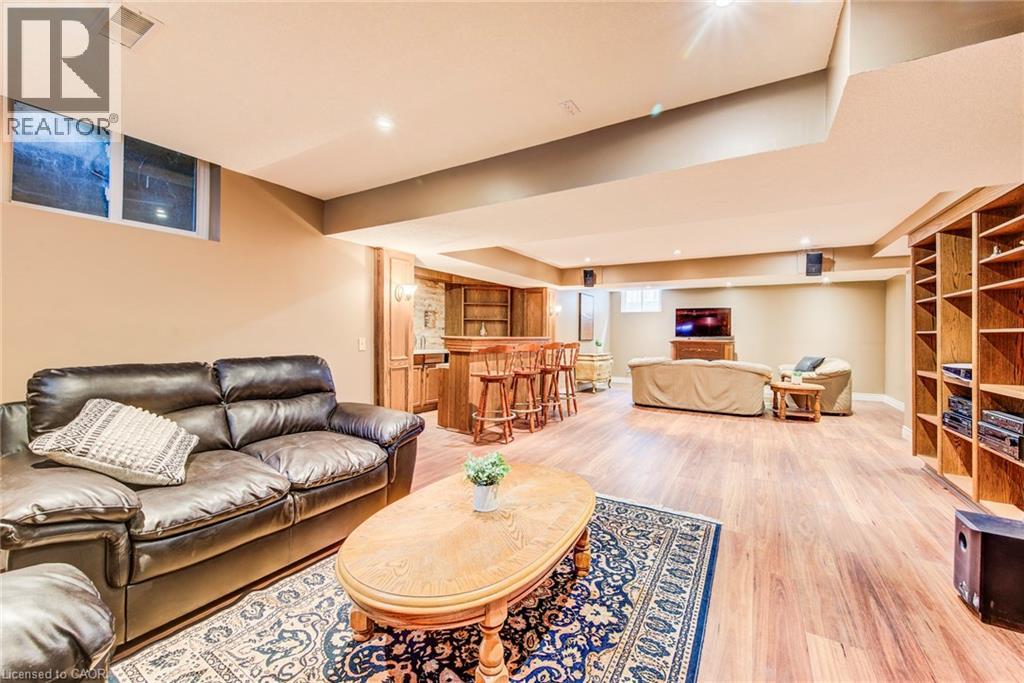48 LENNOX Crescent - 40