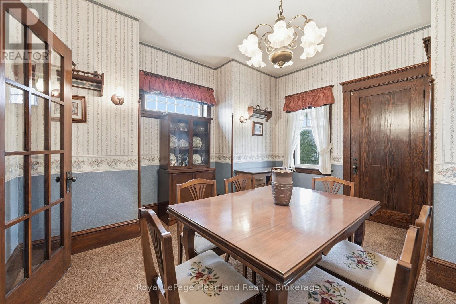 138 ST. DAVID STREET - 10