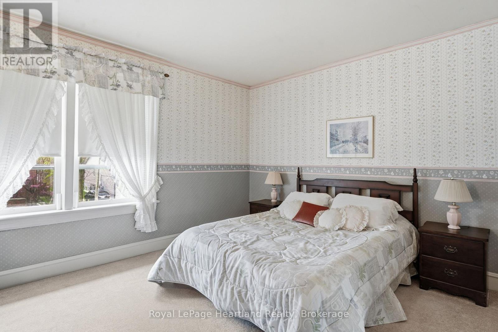 138 ST. DAVID STREET - 29