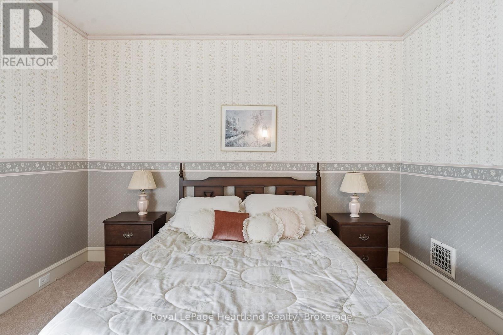 138 ST. DAVID STREET - 30